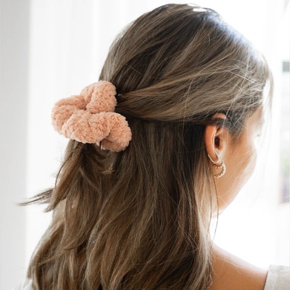 NEW VOLO Hero Hair Towel, Scrunchie & Headband Set w/Fekkai Hair Mask - Picture 12 of 16